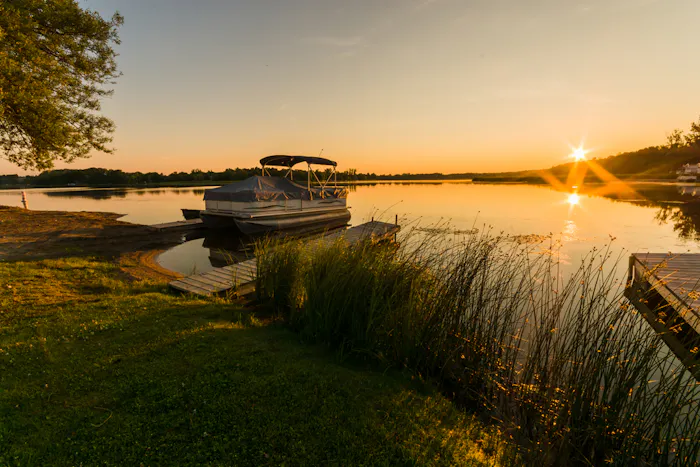 Image forDo Pontoon Boats and Watersports Go Together